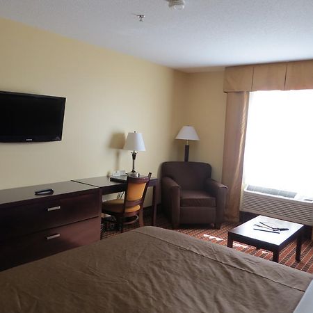 Poplar Tree Inn Stoughton Extérieur photo