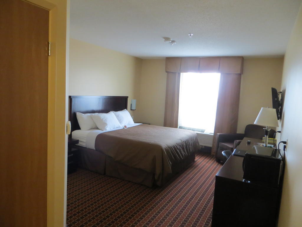 Poplar Tree Inn Stoughton Chambre photo
