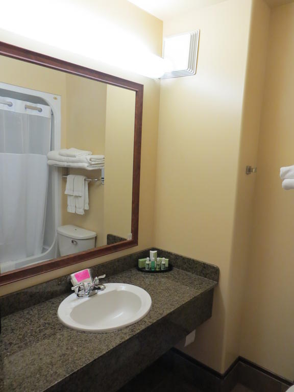 Poplar Tree Inn Stoughton Chambre photo