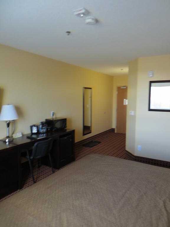 Poplar Tree Inn Stoughton Extérieur photo